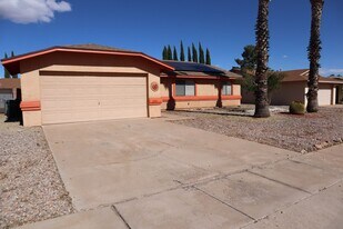 2281 S Iris Dr in Sierra Vista, AZ - Building Photo