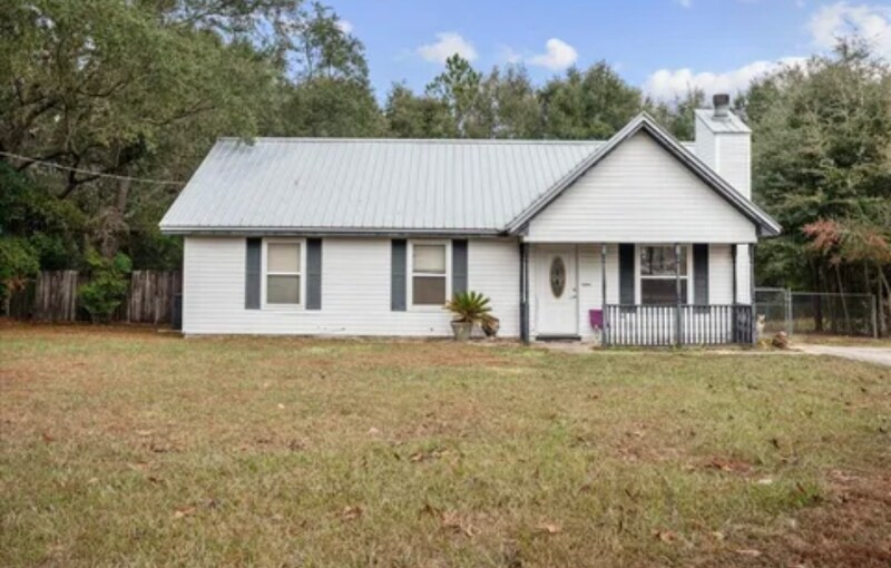 360 John King Rd in Crestview, FL - Building Photo