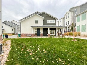 348 W 50 N in Layton, UT - Building Photo - Building Photo
