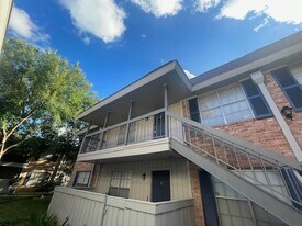 2350 Bering Dr in Houston, TX - Building Photo