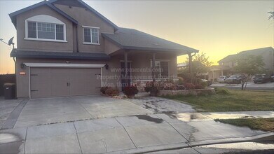 16101 Old Glory Ct in Lathrop, CA - Building Photo - Building Photo