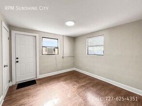 1515 E 31st Ave in Tampa, FL - Foto de edificio - Building Photo