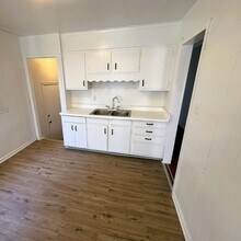 10147 Somerset Ave in Detroit, MI - Building Photo - Building Photo