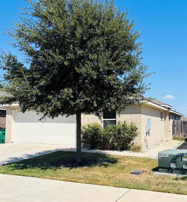 1310 Walden Pond Dr in Pflugerville, TX - Building Photo - Building Photo
