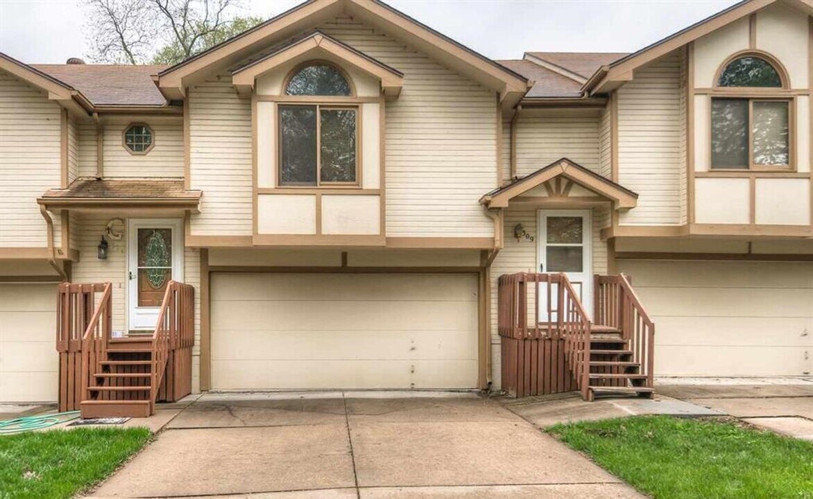 309 E 17th Ave in Bellevue, NE - Building Photo