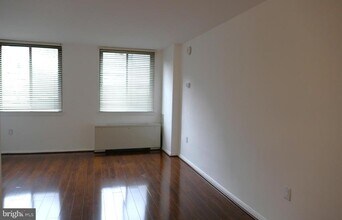 801 N Pitt St in Alexandria, VA - Building Photo - Building Photo