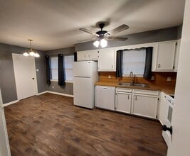 605 S Fair St in Crockett, TX - Building Photo - Building Photo