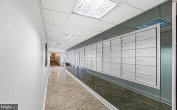 5250 Valley Forge Dr in Alexandria, VA - Building Photo - Building Photo