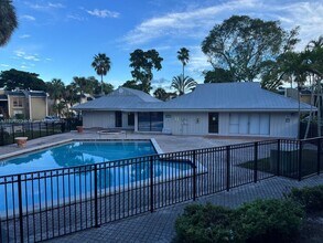4453 Treehouse Ln in Tamarac, FL - Building Photo - Building Photo