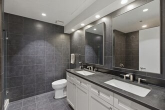 900 N Kingsbury St, Unit 1166 in Chicago, IL - Foto de edificio - Building Photo