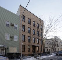 198 Calyer St in Brooklyn, NY - Building Photo