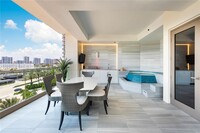 17975 Collins Ave, Unit N601 in Sunny Isles Beach, FL - Foto de edificio - Building Photo