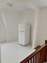 100 Earle Ave in Lynbrook, NY - Building Photo - Building Photo