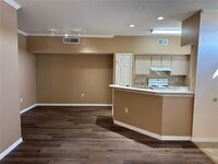 9116 Lake Chase Island Way in Westchase, FL - Building Photo - Building Photo