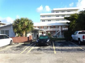 3217 NE 11th St in Pompano Beach, FL - Building Photo