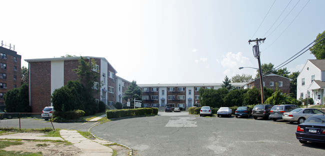 Lane Crest Apartments in New Rochelle, NY - Building Photo - Building Photo