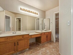 518 E Wescott Dr in Phoenix, AZ - Building Photo - Building Photo