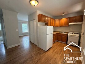 7033 N Glenwood Ave in Chicago, IL - Building Photo