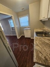 126 E 13th St in Baxter Springs, KS - Building Photo - Building Photo