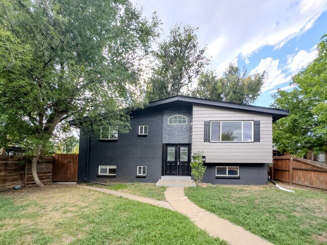 property at 1925 Akron St