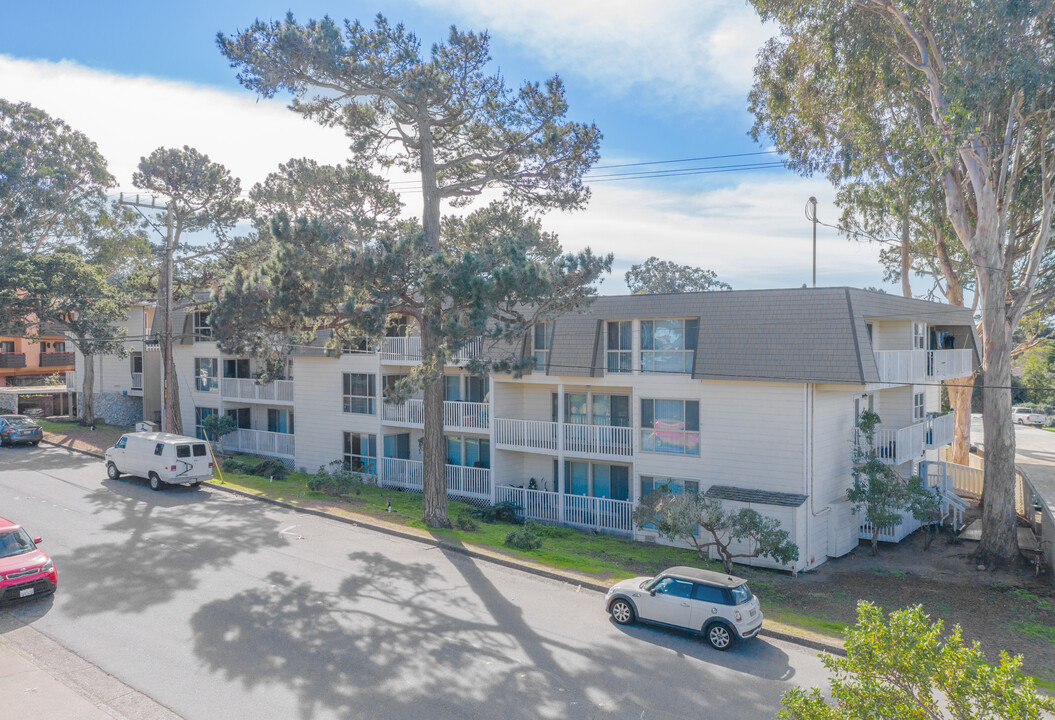 Ocean View at Pacific Grove Apartments in Pacific Grove, CA - Foto de edificio