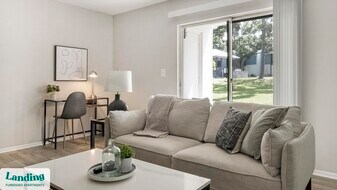 612 Bass Ct in Dunedin, FL - Building Photo