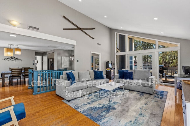 1720 N Doral Way in Flagstaff, AZ - Building Photo - Building Photo