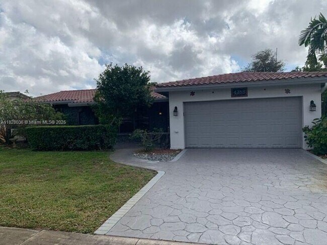 4718 Roosevelt St in Hollywood, FL - Building Photo - Building Photo
