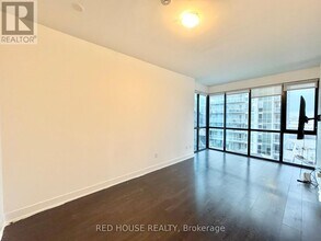 2916 Hwy 7 W in Vaughan, ON - Building Photo - Building Photo