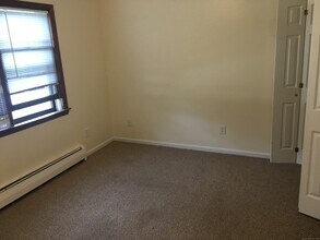50 Matthew Rd in Branford, CT - Building Photo - Building Photo
