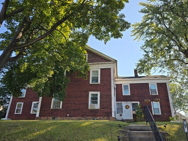61 Prospect St in Enfield, CT - Building Photo - Building Photo