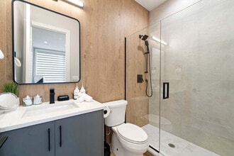 2354 W Polk St in Chicago, IL - Building Photo - Building Photo