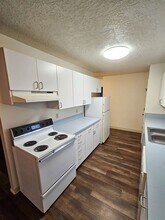 506 NE Dallas Ct in Dallas, OR - Building Photo - Building Photo