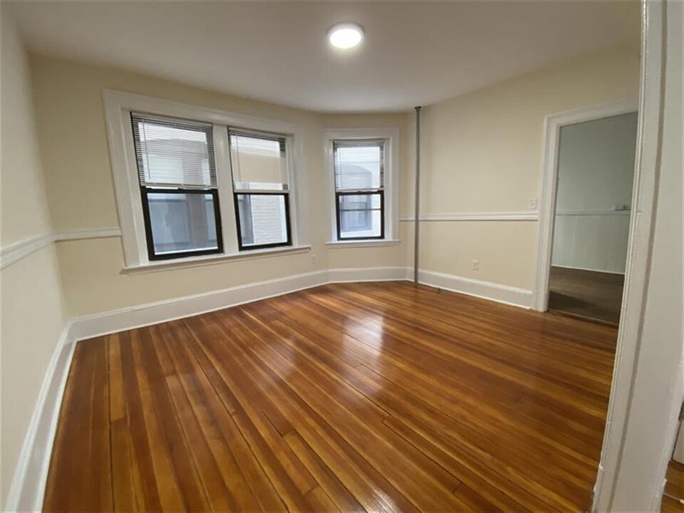 12 Lee St, Unit 2A in Cambridge, MA - Building Photo