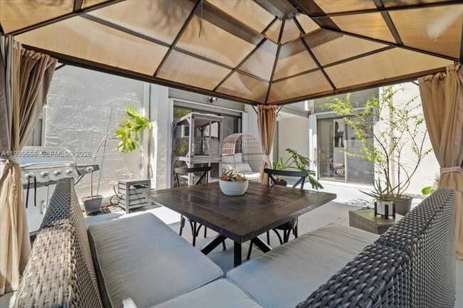 property at 3627 Cocoplum Cir