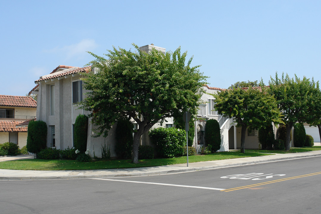 4722 Pearce St in Huntington Beach, CA - Foto de edificio