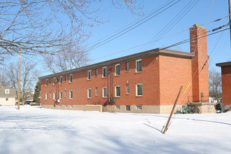 South Park Manor in Lockport, NY - Foto de edificio - Building Photo