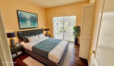 10150 SW 88th St in Miami, FL - Building Photo - Building Photo