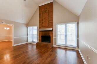 4430 Highgrove Dr in Memphis, TN - Building Photo - Building Photo