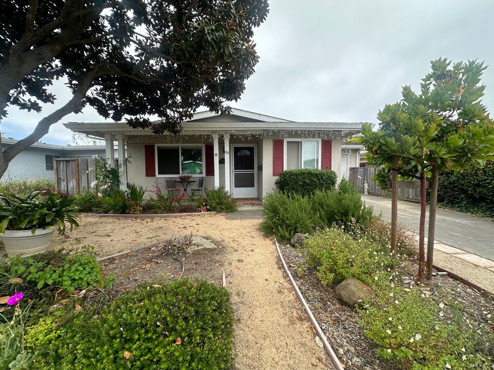 614 Atri Ct in Watsonville, CA - Building Photo