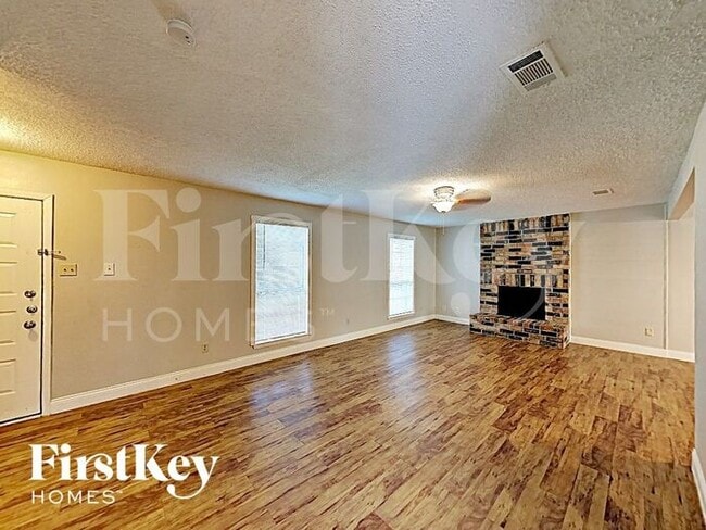 4810 Glenvillage St in Houston, TX - Building Photo - Building Photo