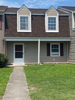 117 Palace Cir in Jacksonville, NC - Building Photo