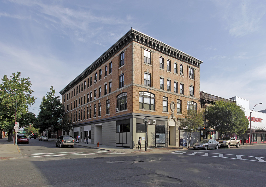 Chelsea Square Apartments in Chelsea, MA - Building Photo