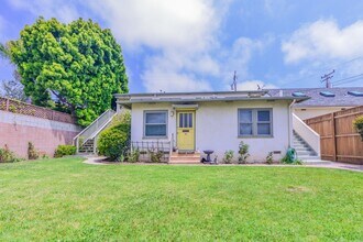 723 12th St, Unit Unit B2 in Santa Monica, CA - Building Photo - Building Photo