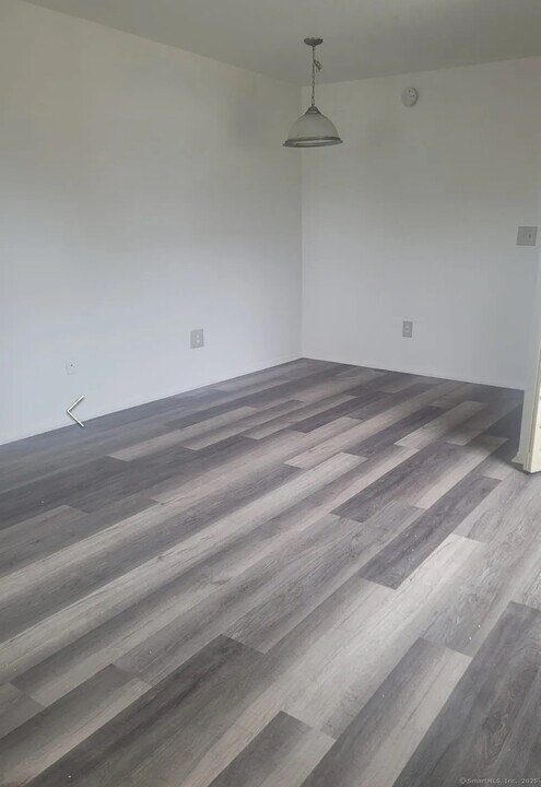 155 Birdseye St-Unit -c10 in Bridgeport, CT - Building Photo