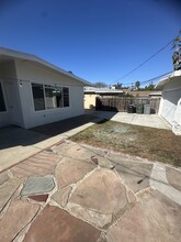 24252 Madison St in Torrance, CA - Foto de edificio - Building Photo