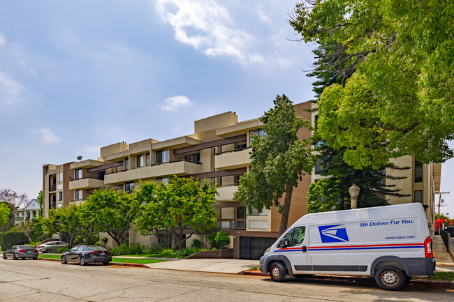 1305 N Columbus Ave in Glendale, CA - Foto de edificio - Building Photo