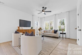 3808 Odom Wy in Charlotte, NC - Foto de edificio - Building Photo