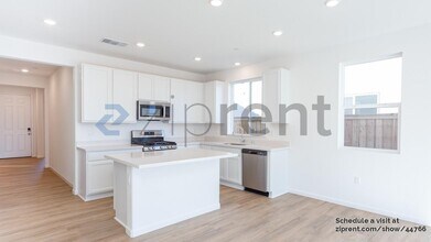 1110 Carson River Ct in Lathrop, CA - Building Photo - Building Photo