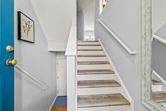738 Hanbury Dr in Des Plaines, IL - Building Photo - Building Photo